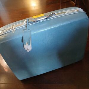 Vintage 1960's Samsonite hard chariot luggage